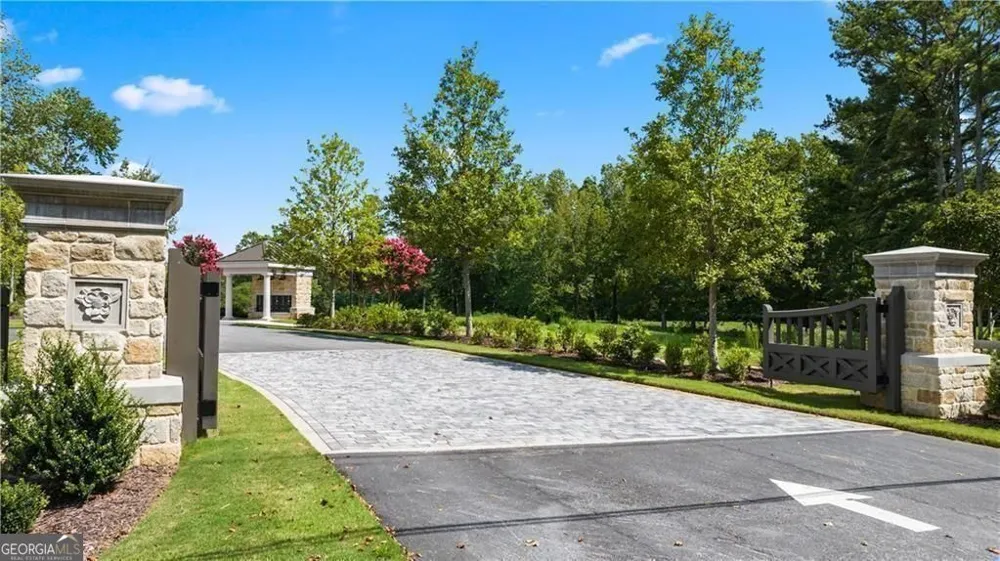 2027 Magnolia LN Milton, GA 30004