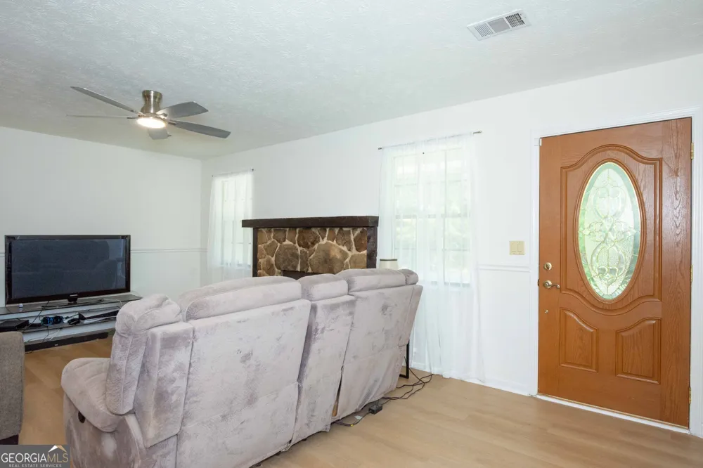 5003 Abbey LN SW Lilburn, GA 30047