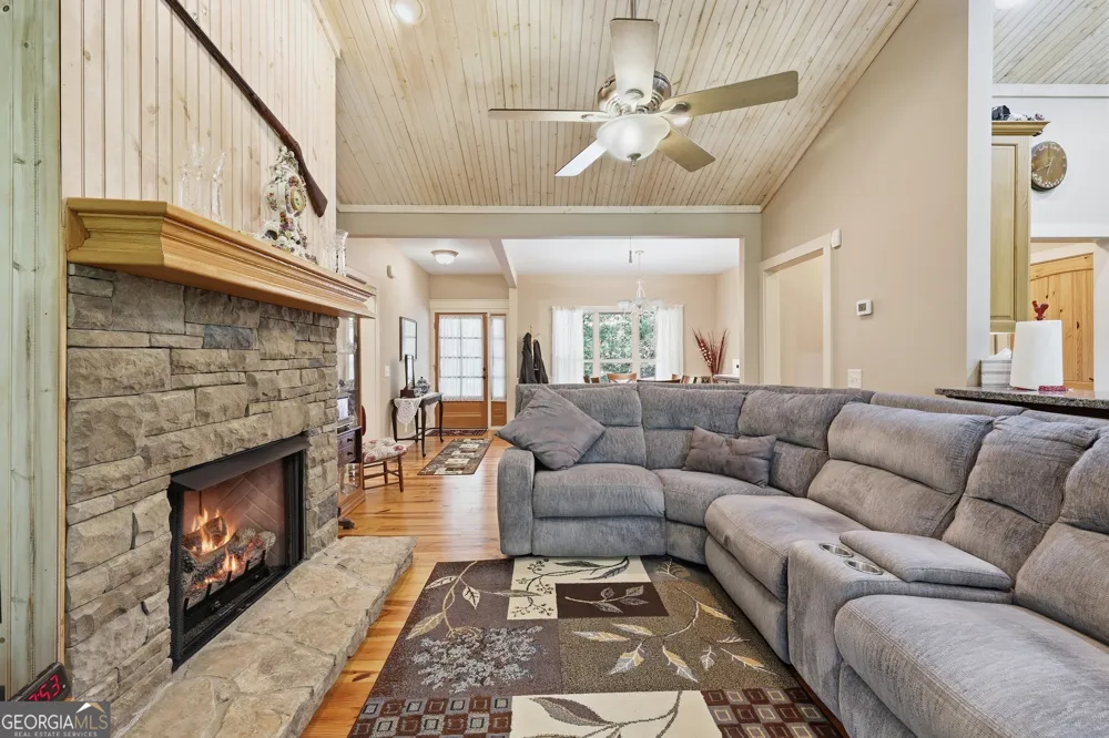 411 Hickory Nut Mountain Tallulah Falls, GA 30573