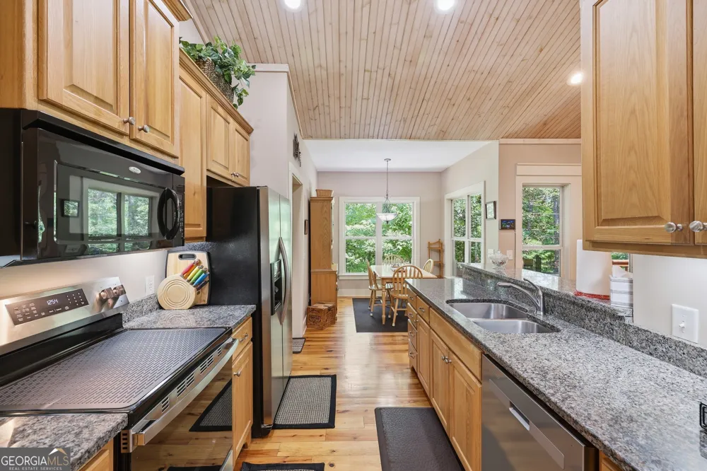 411 Hickory Nut Mountain Tallulah Falls, GA 30573