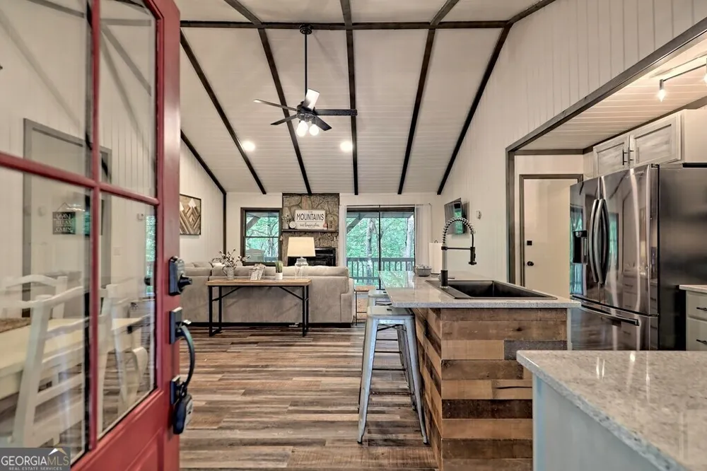 63 Mint LN Clayton, GA 30525