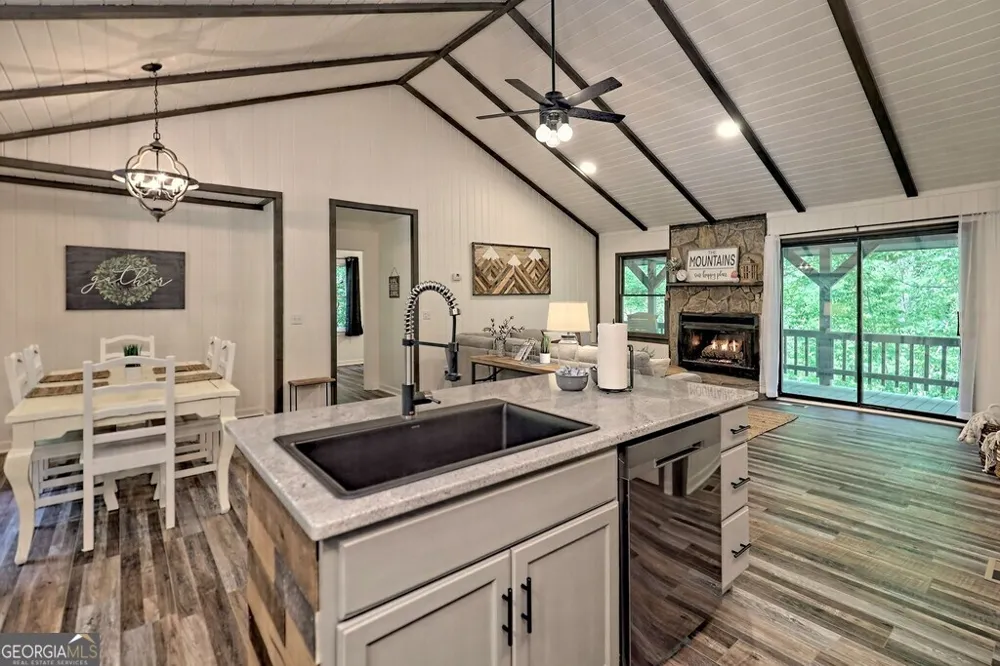 63 Mint LN Clayton, GA 30525