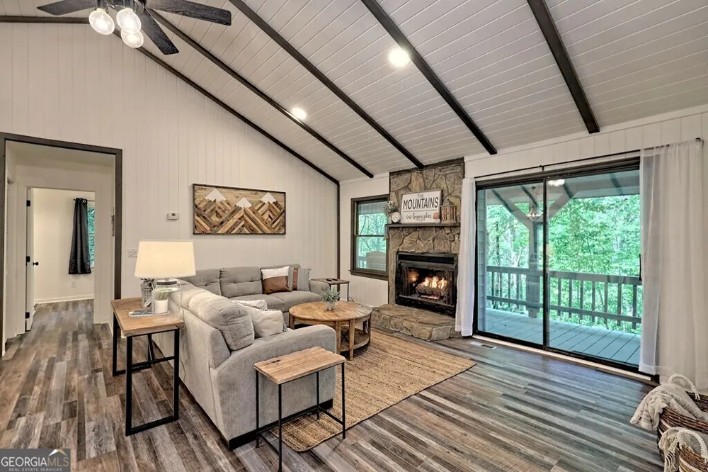 63 Mint LN Clayton, GA 30525