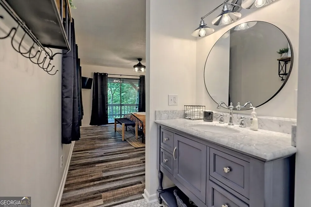 63 Mint LN Clayton, GA 30525