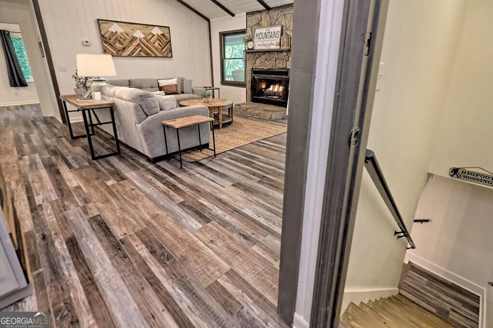 63 Mint LN Clayton, GA 30525