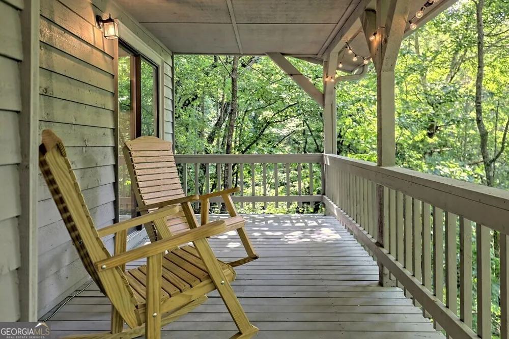63 Mint LN Clayton, GA 30525