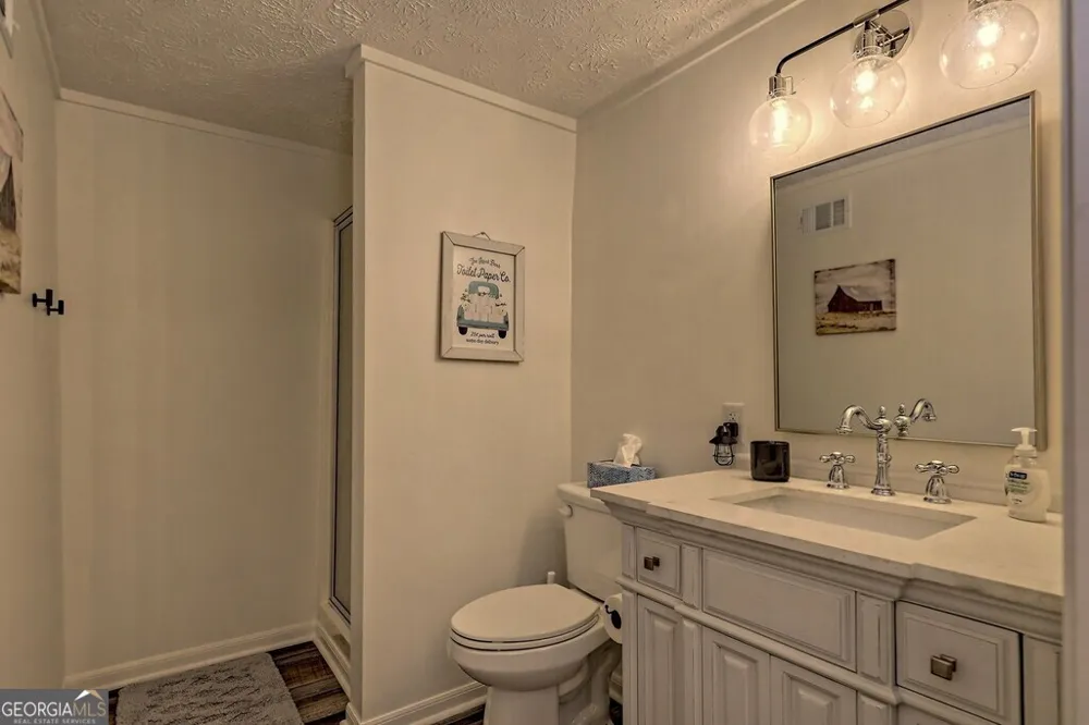 63 Mint LN Clayton, GA 30525