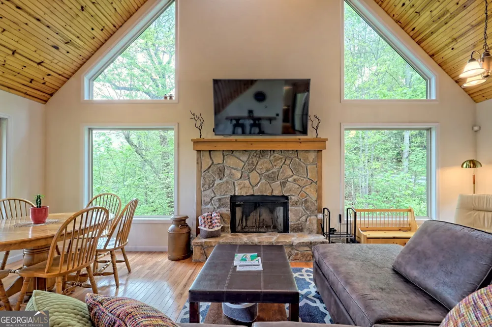 331 Camelot TRL Clayton, GA 30525