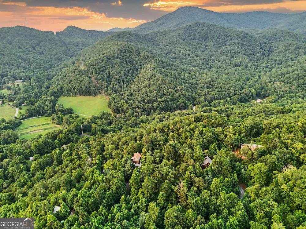 331 Camelot TRL Clayton, GA 30525