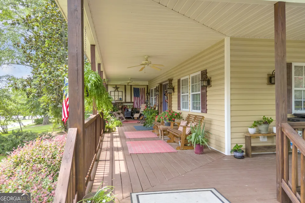 104 Veazey ST Union Point, GA 30669