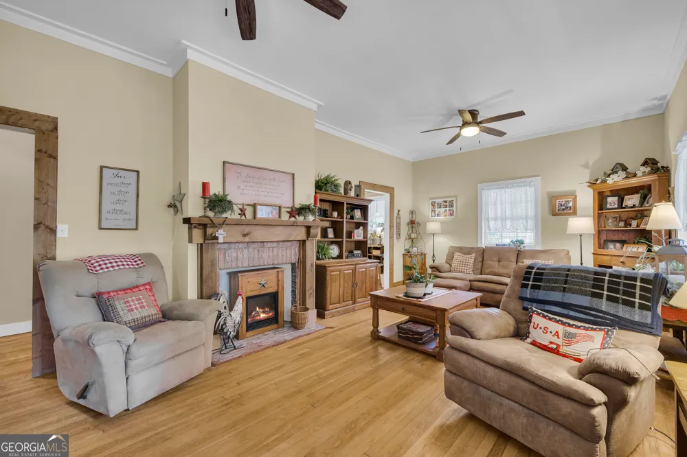 104 Veazey ST Union Point, GA 30669