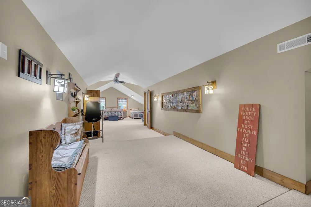 104 Veazey ST Union Point, GA 30669