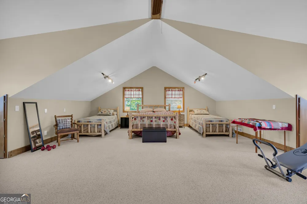 104 Veazey ST Union Point, GA 30669