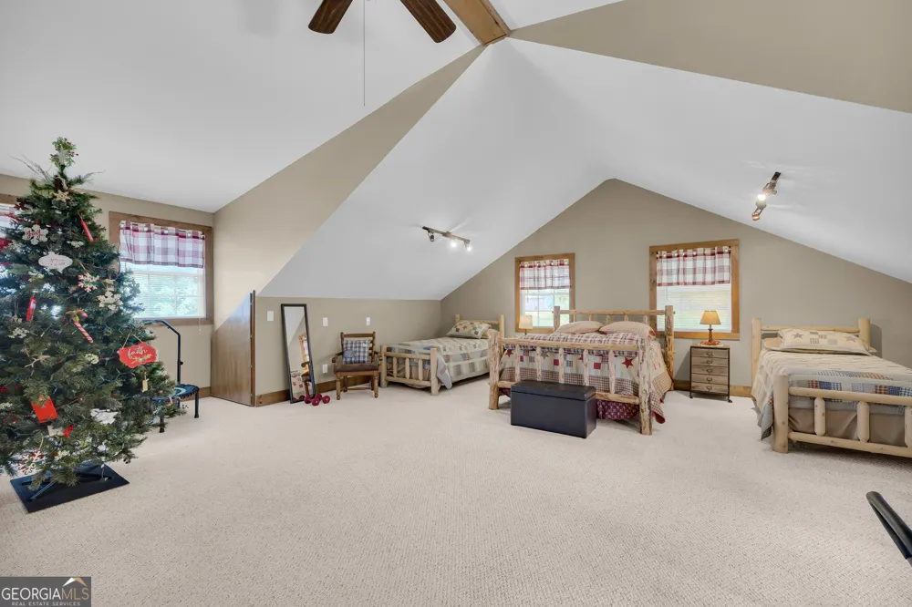 104 Veazey ST Union Point, GA 30669