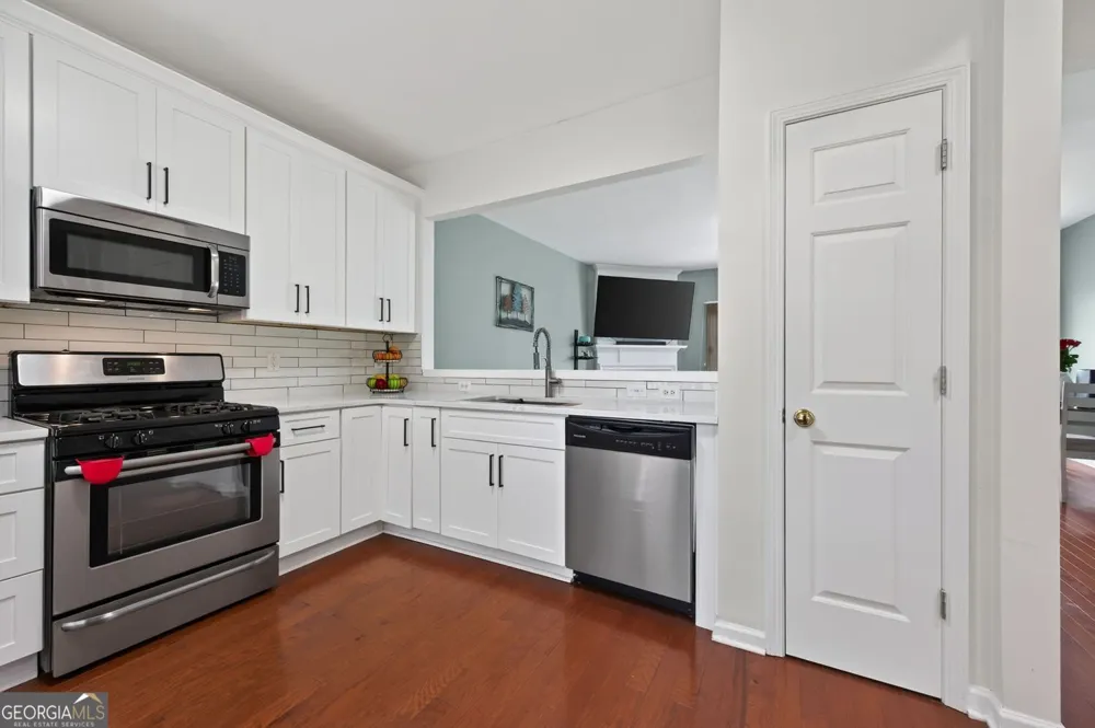 1717 NW Stanwood DR NW Kennesaw, GA 30152