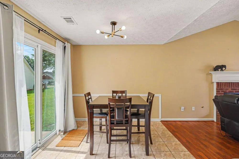 1712 Graystone DR Hampton, GA 30228
