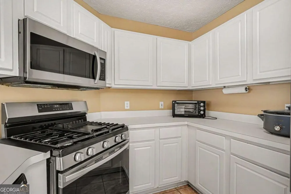 1712 Graystone DR Hampton, GA 30228