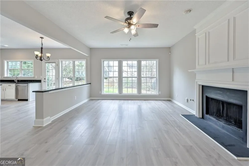 145 Sessingham LN Johns Creek, GA 30005