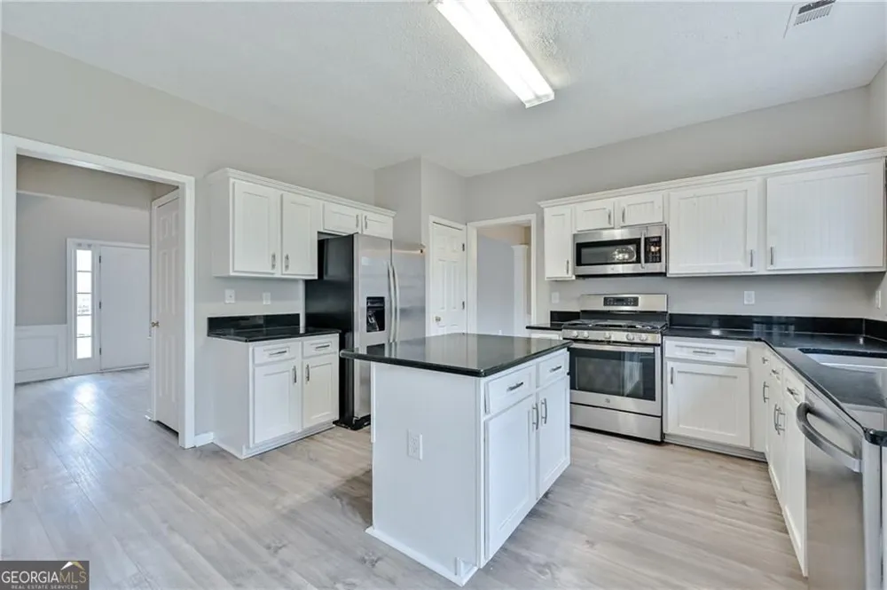 145 Sessingham LN Johns Creek, GA 30005