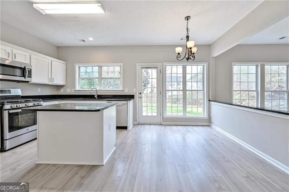 145 Sessingham LN Johns Creek, GA 30005