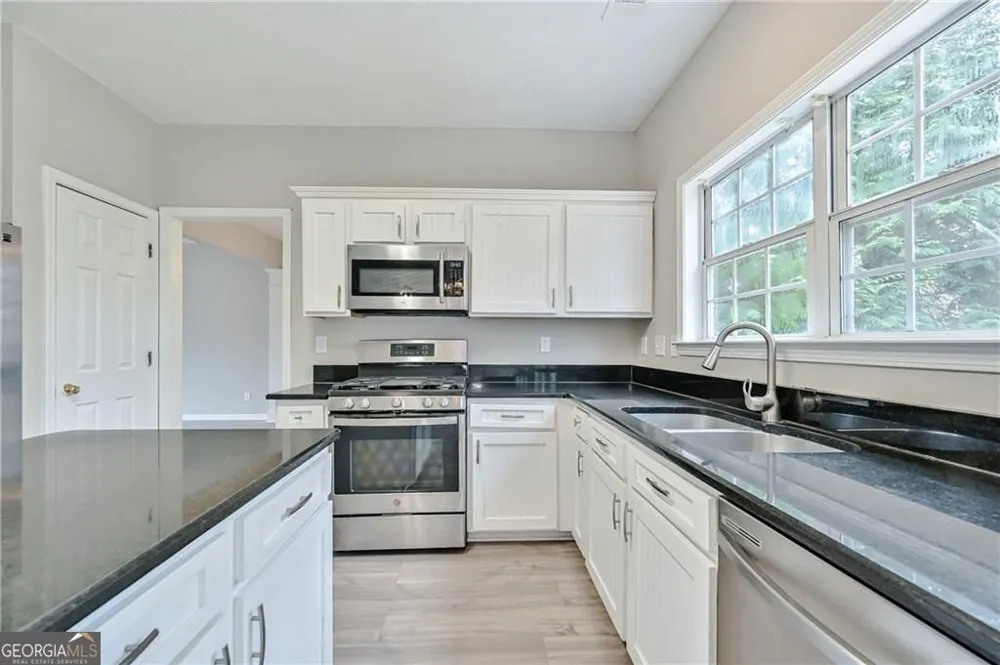 145 Sessingham LN Johns Creek, GA 30005