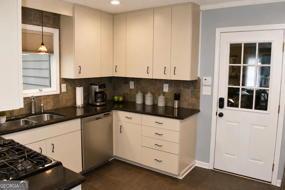 3491 Gleneagles CT Snellville, GA 30039