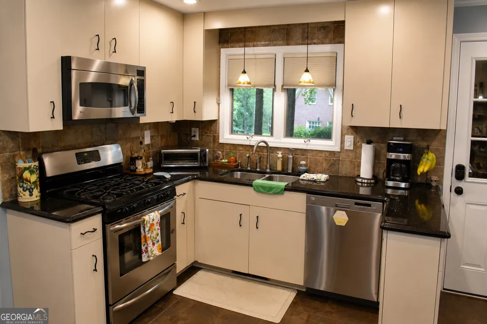3491 Gleneagles CT Snellville, GA 30039