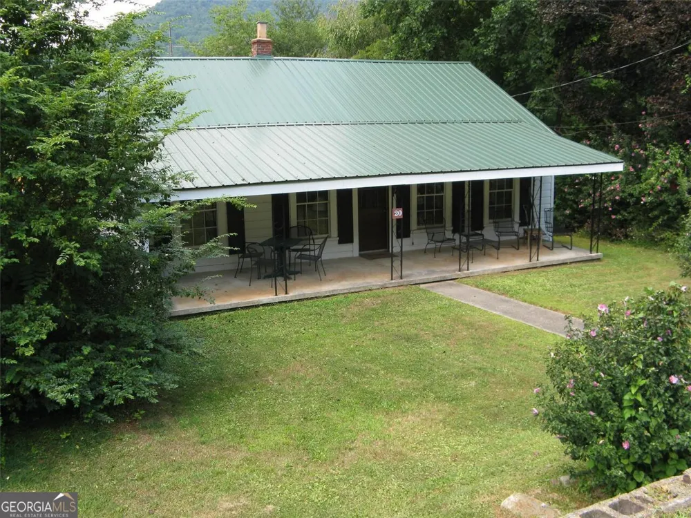 20 S Scruggs ST Mountain City, GA 30562