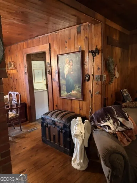 20 S Scruggs ST Mountain City, GA 30562