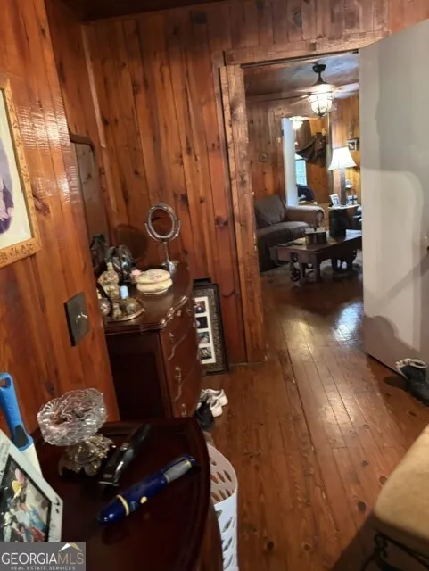 20 S Scruggs ST Mountain City, GA 30562