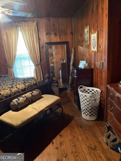 20 S Scruggs ST Mountain City, GA 30562