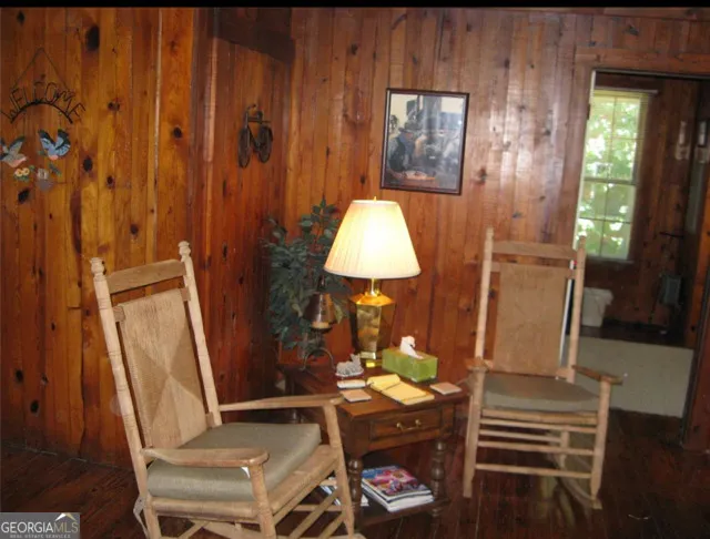 20 S Scruggs ST Mountain City, GA 30562