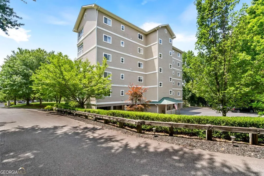 121 River ST N Hiawassee, GA 30546