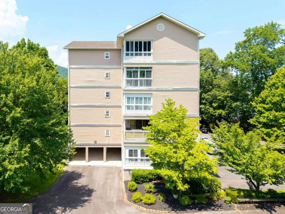 121 River ST N Hiawassee, GA 30546
