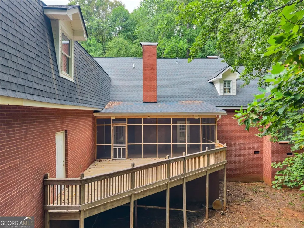 222 Newton DR Forsyth, GA 31029
