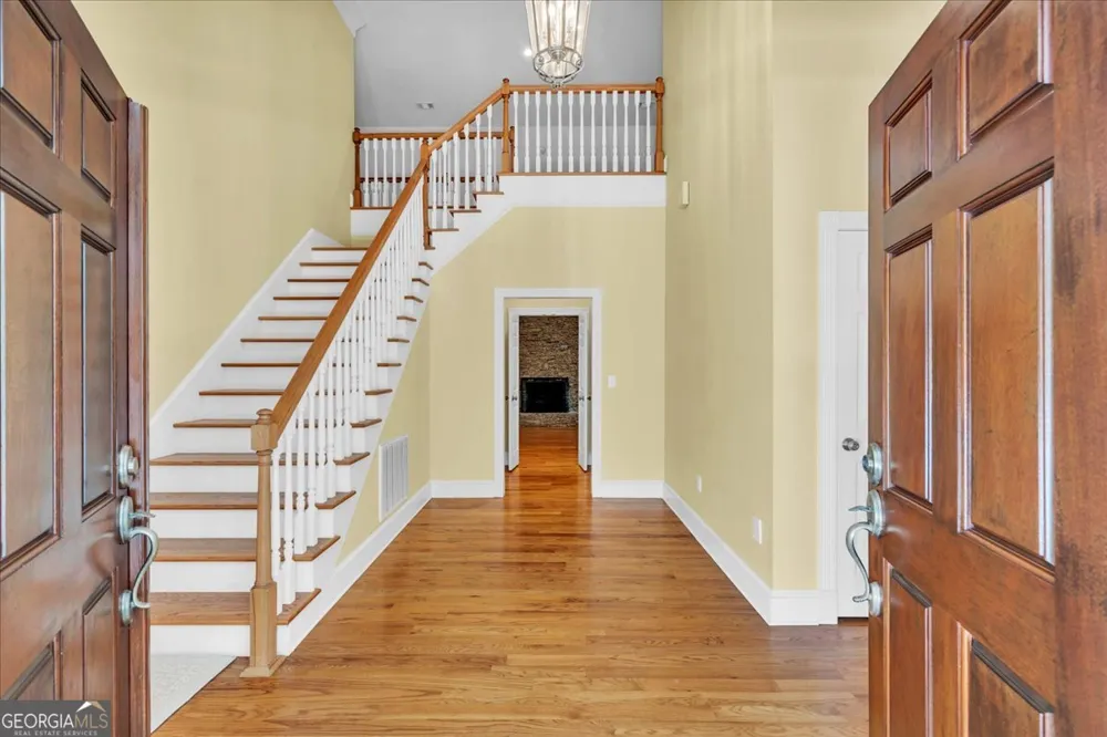 222 Newton DR Forsyth, GA 31029