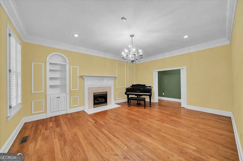 222 Newton DR Forsyth, GA 31029