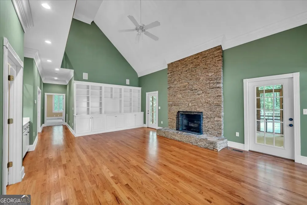 222 Newton DR Forsyth, GA 31029