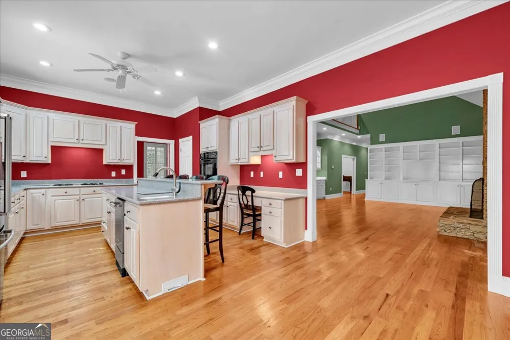 222 Newton DR Forsyth, GA 31029