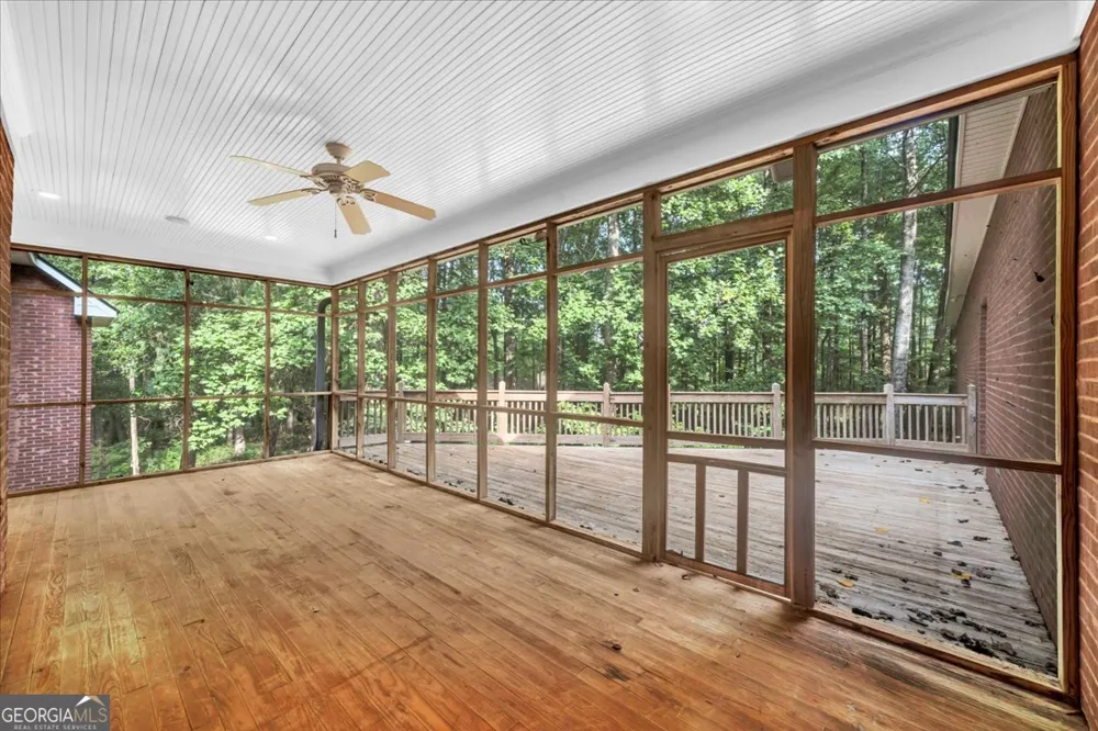222 Newton DR Forsyth, GA 31029