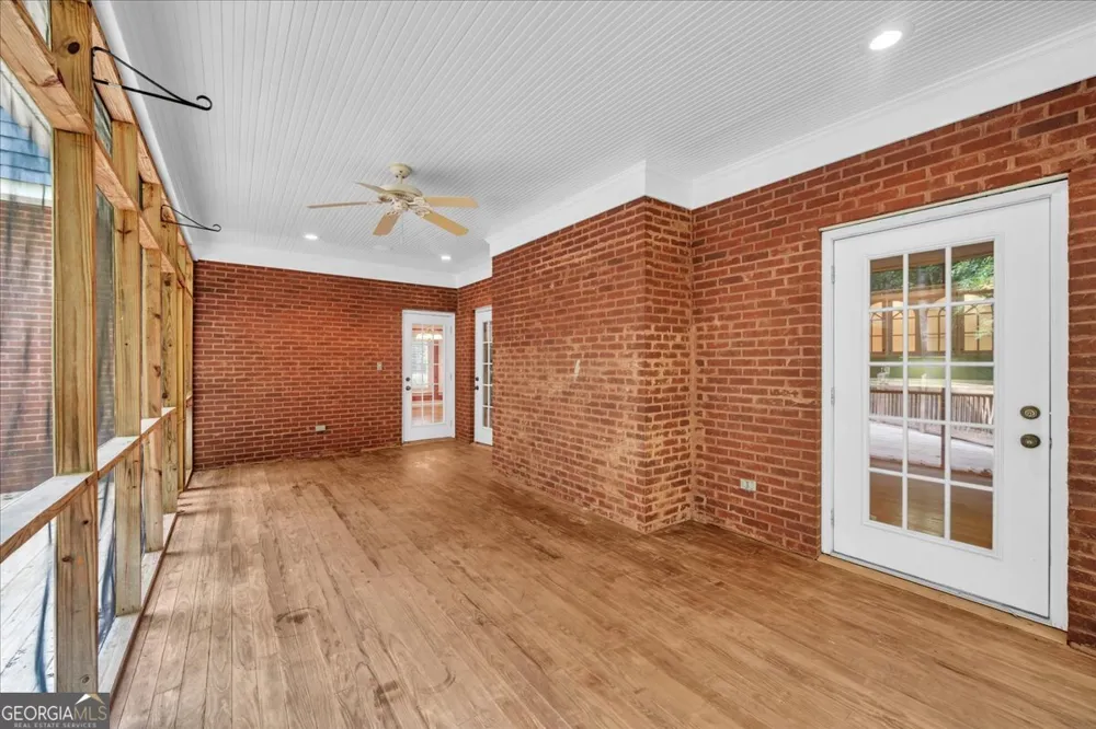 222 Newton DR Forsyth, GA 31029
