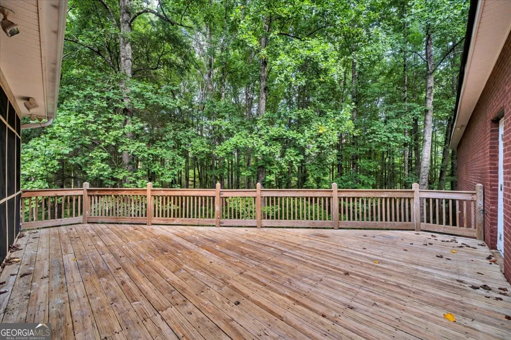 222 Newton DR Forsyth, GA 31029
