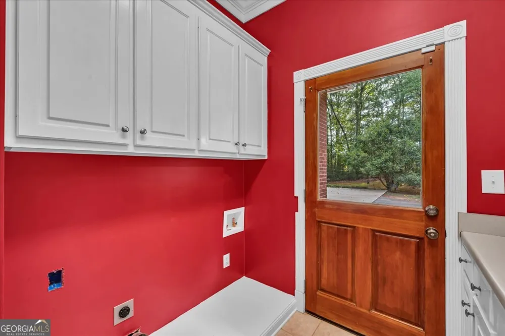 222 Newton DR Forsyth, GA 31029