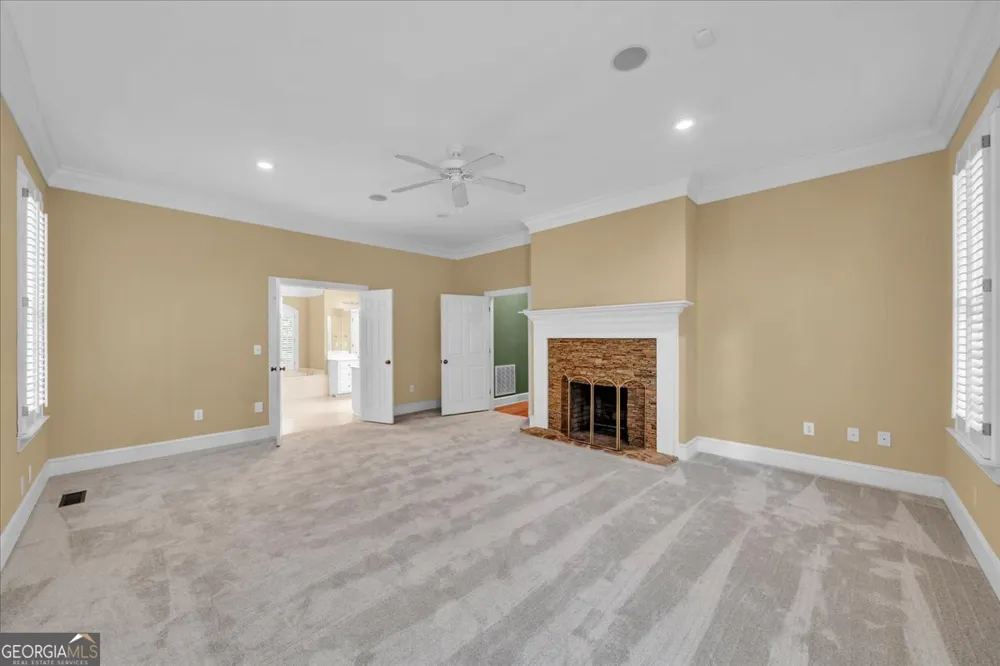 222 Newton DR Forsyth, GA 31029