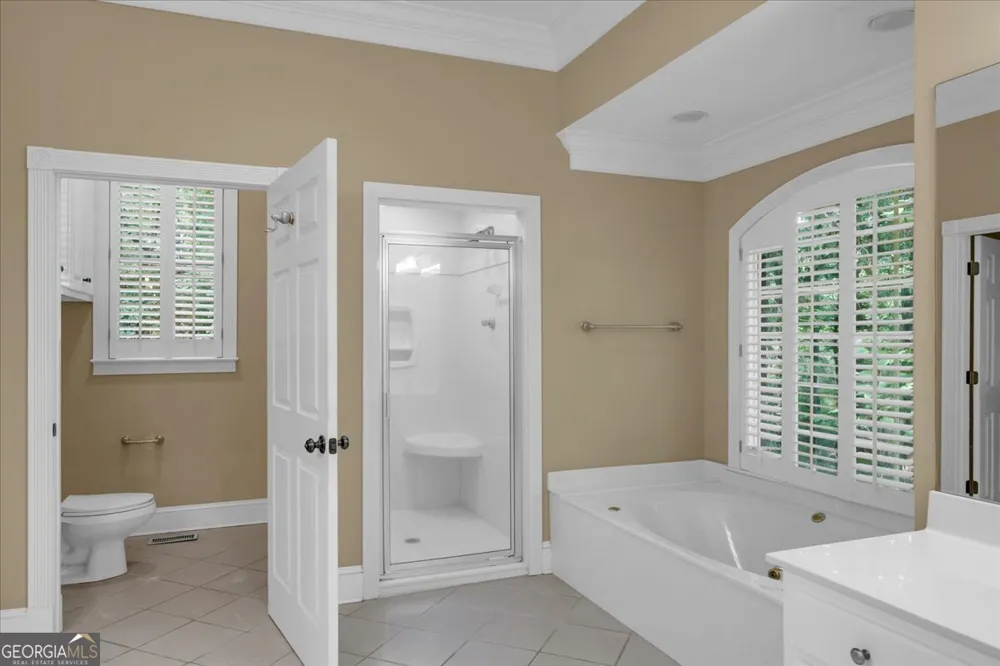 222 Newton DR Forsyth, GA 31029