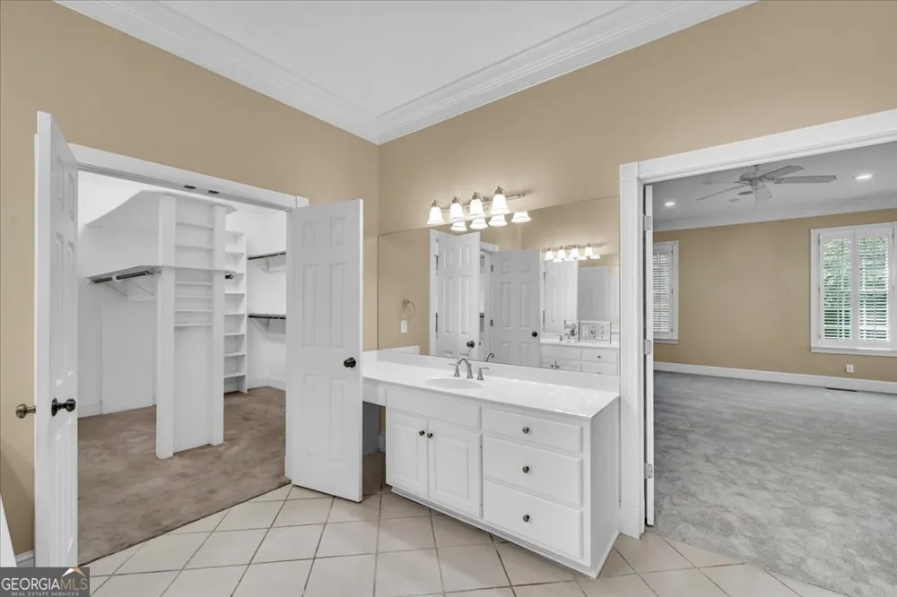 222 Newton DR Forsyth, GA 31029