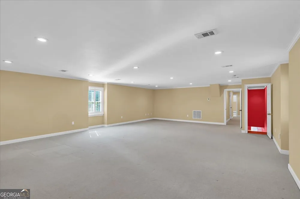 222 Newton DR Forsyth, GA 31029