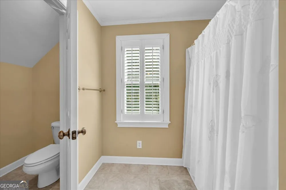 222 Newton DR Forsyth, GA 31029