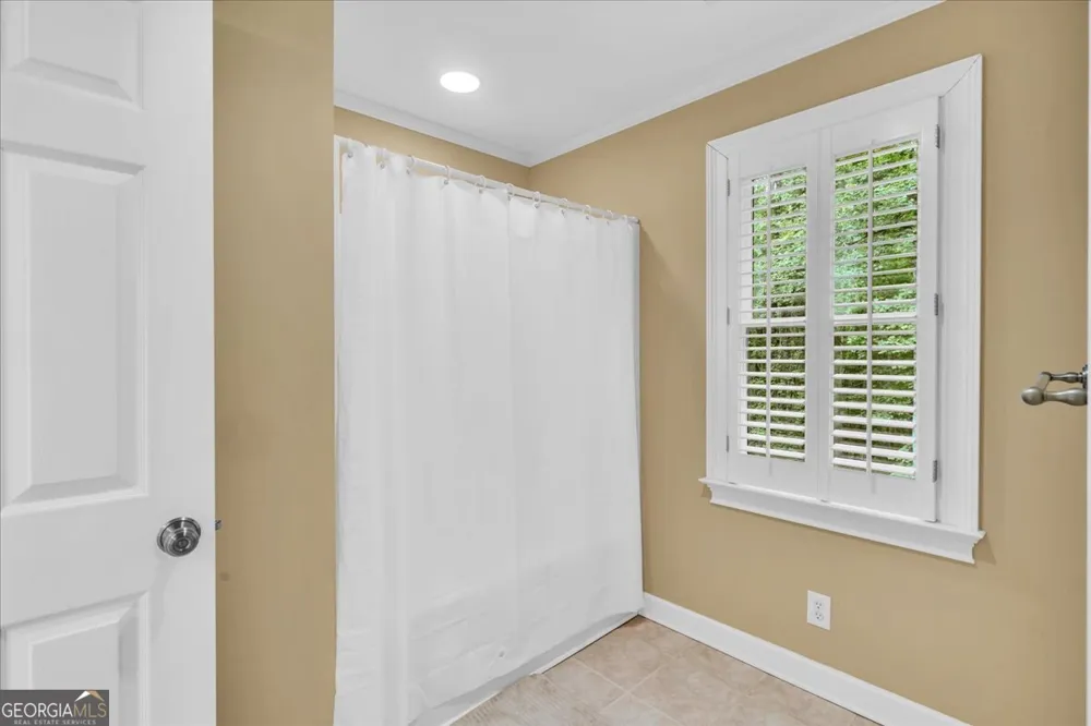 222 Newton DR Forsyth, GA 31029