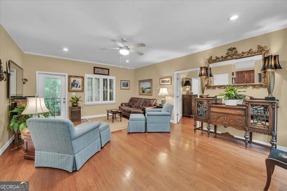 222 Newton DR Forsyth, GA 31029